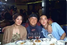 一路走好！曾志伟现任太太病逝，掌握财政大权，分居20年情不变图片