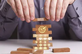 “储蓄率”断崖式下跌，人们为什么都不存钱了？真没钱了？图片