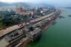 重庆最南端的主城区，曾经只是一个县城，现在比好多城市都繁华图片