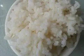 大米饭在钓鱼中的妙用，上鱼效果不输任何饵料图片