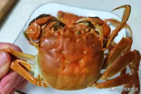 ​煮螃蟹时，切记不要直接煮，多做这几步，蟹黄不外流肉质更细嫩图片