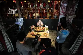 那些深夜看吃播的年轻人，究竟胖了还是瘦了？图片