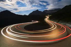 光走一年的距离，真的要一年时间？光：只是一瞬间图片