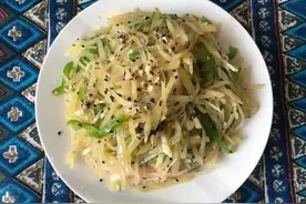 炝拌土豆丝，香辣脆爽又下饭，做法非常简单，成本才两三块钱！图片
