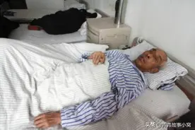 故事：老汉临终想吃猪肉饺子，老妇包素馅饺子给他，老汉：饺子里肉真多图片