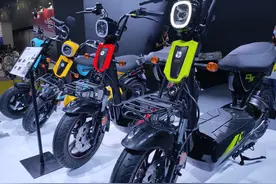捷安特推出一款新型电动车，时速37km/h，没有脚踏板图片