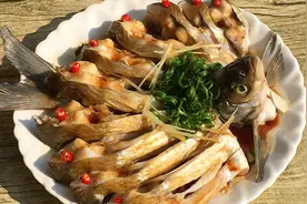 年夜饭系列孔雀开屏鱼，肉质鲜嫩颜值高，年年有余，家庭和美图片