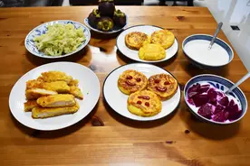 70后夫妻的早餐，蔬菜肉类饼都齐全，样样好吃又好做，吃得很满足图片