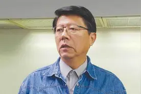 龙介仙也怒了！炮轰苏贞昌：吃碗内看碗外，回头是岸吧图片
