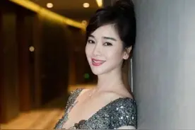 精明的金巧巧，温驯的左小青，那些挤进豪门大青衣背后的男人女人图片
