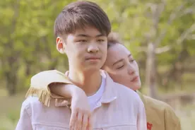 蒋勤勤儿子长大了！14岁个头已超妈妈，正面照曝光颜值惹争议图片