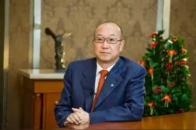李嘉诚茶馆打工整天加班，老板还给他升职加薪，冯仑：孙子心态图片