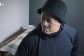 他演反派走红，娶小25岁学生为妻60岁生子，靠演技撑起两部剧图片