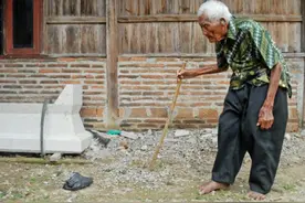 年龄越大，越要多走路？55岁以后每天走多少步最合适，建议参考下图片