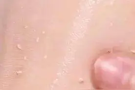 为什么你用粉底液总是搓泥卡粉？妆前这几步大多数人都没注意图片