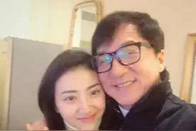 成龙代言的品牌多数倒闭，他“熊抱”过的女星也都单身图片