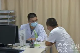 白色口罩易引发皮肤问题？听听皮肤科医生怎么说图片