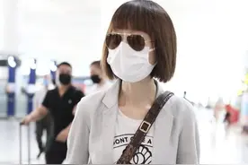 主持人陈鲁豫罕露面，穿搭时尚状态良好，50岁身材依旧图片