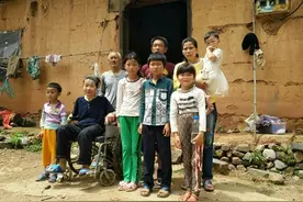 人大学霸伍继红：失业，结了两次婚，生了6个娃，沦为低保户图片