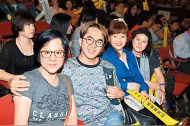 父亲留下4亿，母亲留下15亿，他同时交3个女友，宣称永不结婚图片