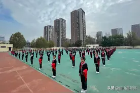 请党放心，强国有我，争做新时代好队员——龙富小学建队日主题活动暨二年级第二批少先队员入队仪式图片