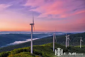 《你好，李焕英》片尾曲中的依兰，不只有爱情故事图片