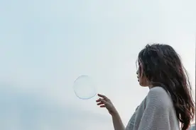 嫁给凤凰男，两个舅妈都等着看我笑话，我偏偏让她们失望了图片
