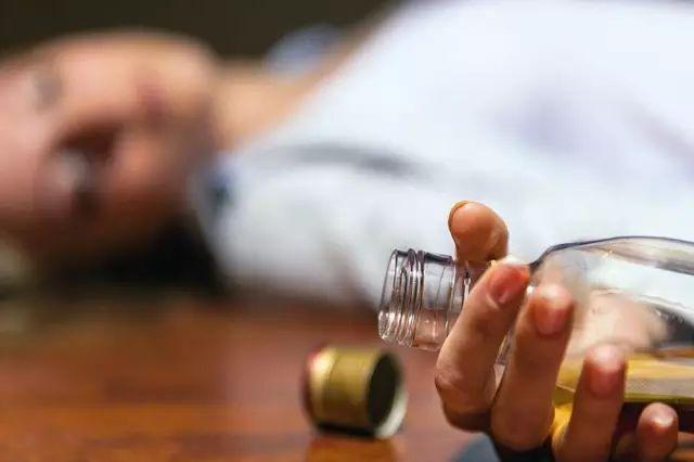 解酒药？蜂蜜？桑葚？医生是用什么方式“解酒”的？