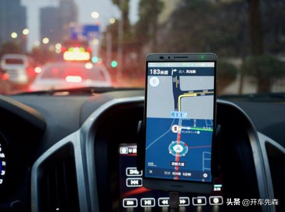 原来手机导航可以投放到车载中控屏！只需插根线，轻松实现同屏