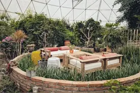 超省钱！这对海归夫妇用废弃材料，建了一个400亩有机农场图片