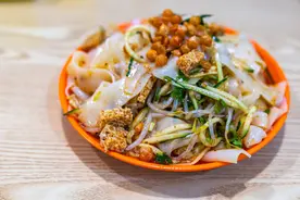 经常吃的街边美食黄瓜拌凉皮，这样做才好吃，味道酸辣爽口图片
