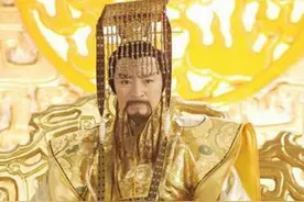 湖南退休教师家中发现一破箱子，打开后发现大秘密，揭秘真实身份图片