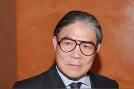 霍启刚生父霍震霆：错过青梅竹马何超英，而立之年迎娶港姐朱玲玲图片