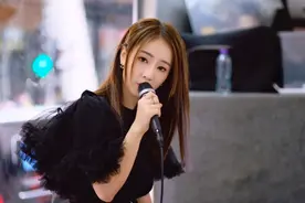 31岁香港女歌手被误打空针，左半身麻痹颈部抽搐，医院拒不道歉图片