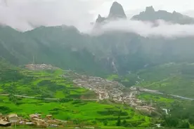 江苏南京70多岁老人床车自驾甘南扎尕那，4000公里吃住行2000元图片