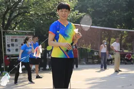 身边的羽毛球故事：鄢汉荣，挑战自我、为球痴狂图片