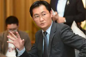 被好友悄悄拉黑，微信朋友圈出现“一条线”？两个方法快速辨别图片