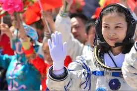 女性在天空来月经怎么办？是顺其自然还是人为抑制，本文告诉你图片