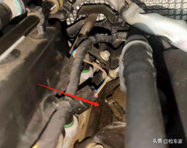 花70万买辆阿斯顿马丁Vantage，打开一看才开2万公里！网友：太值
