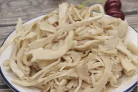 笋干不知正确泡法？只需水中加点它，鲜嫩又美味，饭店大厨都在用图片