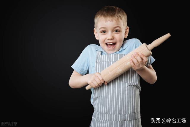 ʫ��������������һ�����֣��ػ���ī�������ǳ�