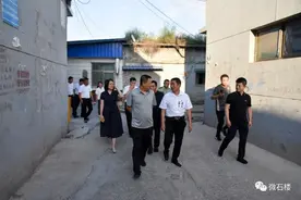 石楼：王廷洪走访慰问人武部官兵、职工和退伍老兵图片