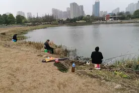 野钓有哪些是必要装备？给你列一份清单，新手照着买就行图片