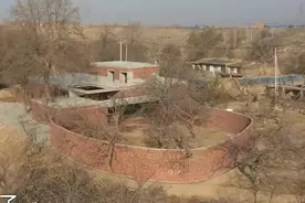 梦想改造家的设计师还好意思说因地制宜？砖房已经开始反碱了图片