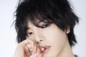 90后“音乐鬼才”华晨宇，一个年轻又沉稳的歌手。图片