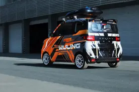 宏光MINIEV潮创出街，国民小车换装集结图片