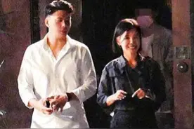 彭佳慧带小16岁男友逛夜店，嗨至凌晨牵手回家，曾因他官宣离婚图片