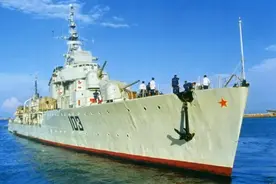 中国军舰警报响，炮上膛，62年美军狄海文号入侵中国领海事件揭秘图片
