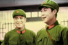 于洋和王心刚年轻时期的照片，大家还记得他们年轻时候的样子吗？图片