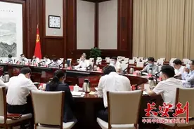 涉黑家族一家28个官员！如何打破“关系网”拔出“保护伞”？图片